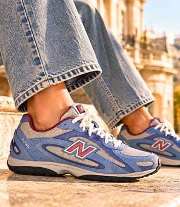 La New Balance 204L bleu-gris à 64,99€ remplace la basket blanche cette rentrée