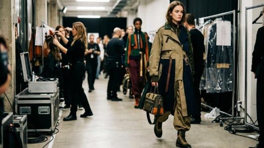 ParisSelectBook - Sacai et Chanel défilent lundi 5 octobre à la Fashion Week Paris