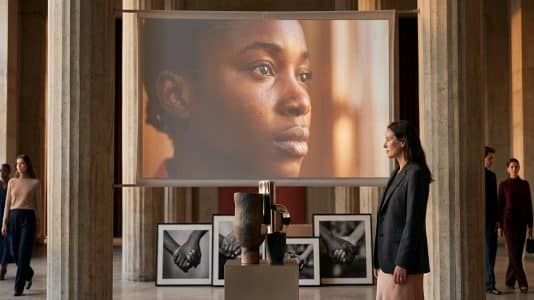 ParisSelectBook - Miu Miu confie le Palais d'Iéna à la cinéaste Alice Diop