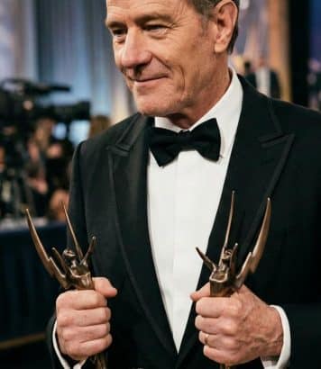 ParisSelectBook - Matthew Rhys double lauréat aux Emmy Awards en Thom Browne