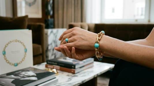 ParisSelectBook - Tiffany & Co. glisse la turquoise dans HardWear pour la première fois