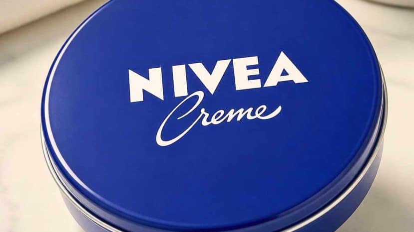 « Pas une crème réparatrice » : ce pharmacien recadre l'usage de la Nivea bleue