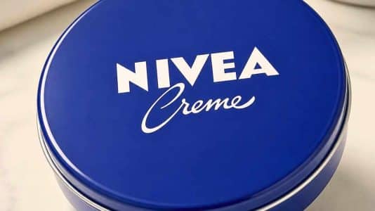 Not a repair cream": a pharmacist sets the record straight on Nivea blue tin