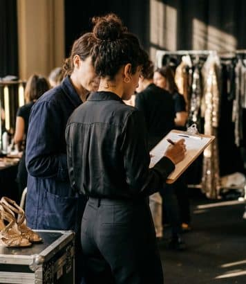 Dans l'ombre des défilés de mode, ces magiciens qui font exploser le buzz