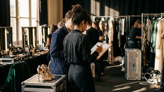 Dans l'ombre des défilés de mode, ces magiciens qui font exploser le buzz