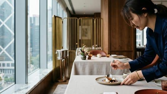 ParisSelectBook - Trois mois après sa réouverture, Mandarin Oriental décroche deux Clés MICHELIN