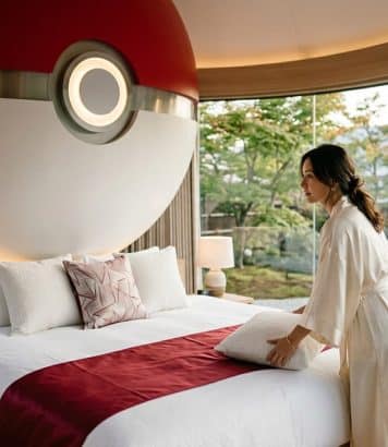 Ils vont pouvoir passer une nuit dans une Poké Ball géante au Japon