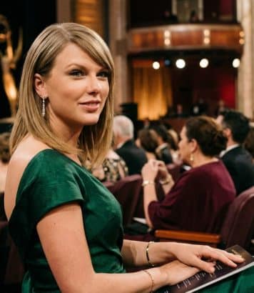Taylor Swift rocks a sleek lob at the Emmys and it's perfect for her heart-shaped face