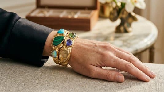 ParisSelectBook - Piaget sculpte la couleur en or dans sa Haute Joaillerie des années 70