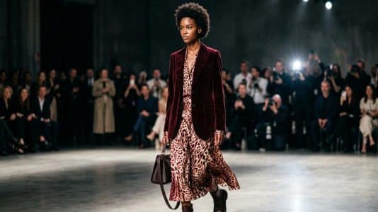 ParisSelectBook - Punk et bourgeois réunis dans la nouvelle collection Fendi SS27