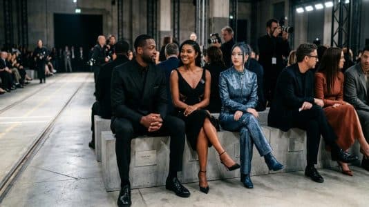 ParisSelectBook - Emilia Clarke, Dwyane Wade et K-pop au défilé Prada à Milan
