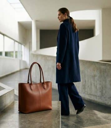 ParisSelectBook - Longchamp installe sa collection Winter 26 à la Villa Savoye
