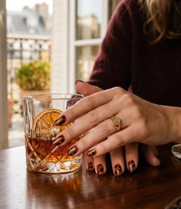 Hailey Bieber, Dua Lipa: the tortoiseshell manicure taking over autumn