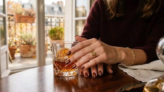 Hailey Bieber, Dua Lipa: the tortoiseshell manicure taking over autumn