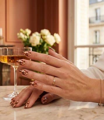 ParisSelectBook - Les ongles bambi s'imposent comme la manucure animalière la plus chic de 2026