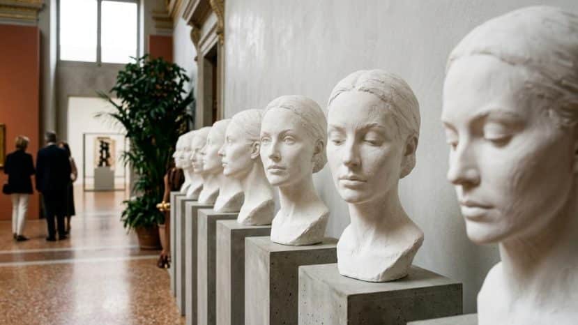 ParisSelectBook - Sandra Choi imagine Jimmy Choo en galerie de portraits sculptés