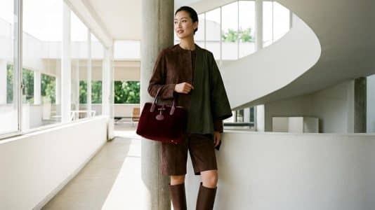 ParisSelectBook - Quatre looks Longchamp construits autour d'un seul sac à la Villa Savoye