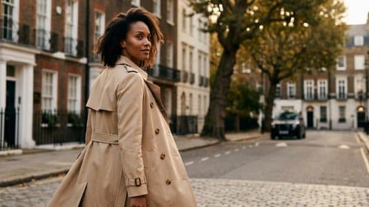 ParisSelectBook - 170 ans après sa fondation, Burberry raconte ce que le manteau dit de vous