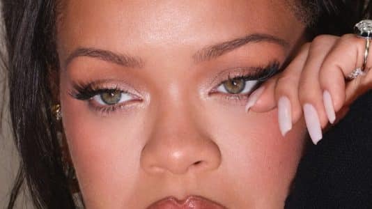 ParisSelectBook - 50 nouvelles teintes pour le fond de teint Fenty Beauty