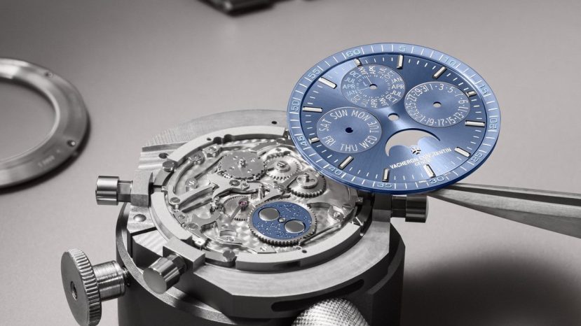 ParisSelectBook - 8,1 mm d'épaisseur, un calendrier perpétuel signé Vacheron Constantin