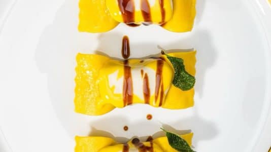 ParisSelectBook - À Milan, aimoenadia fait de chaque repas Relais & Châteaux un acte artistique