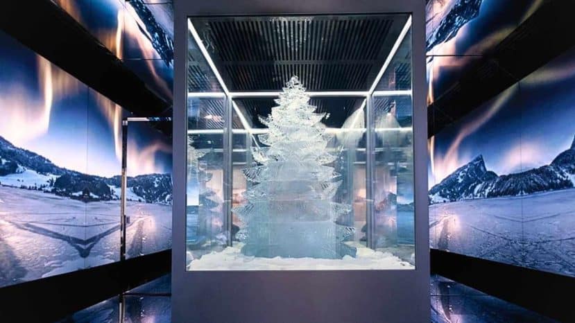 À Shanghai, Jaeger-LeCoultre expose l'émail au feu et la gravure