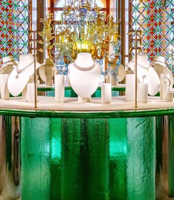 ParisSelectBook - À Venise, Tiffany & Co. cache un jardin secret dans ses bijoux