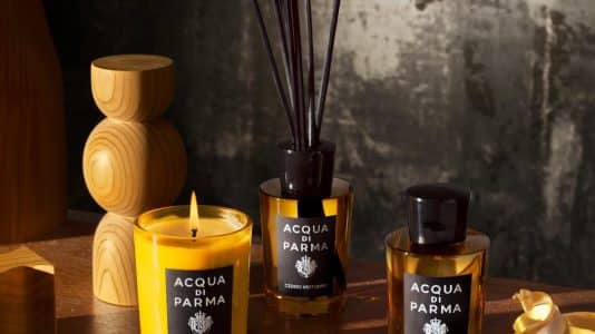 ParisSelectBook - Acqua di Parma fête 110 ans avec une bougie au cédrat