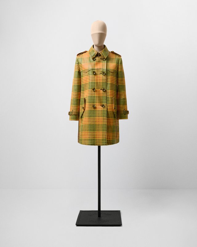 Au V&A, le trench Burberry devient icône de mode