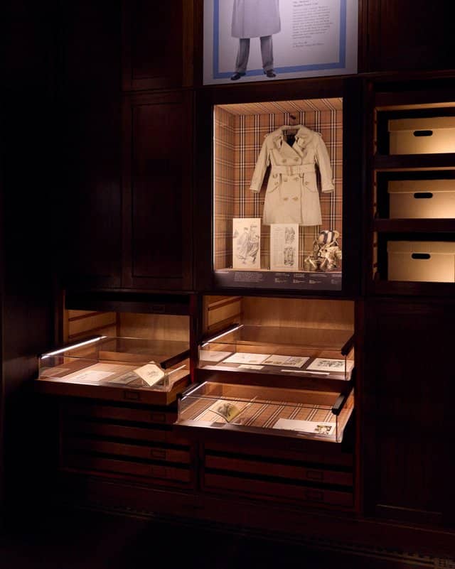 Burberry consacre une expo gratuite à 170 ans de trench-coat