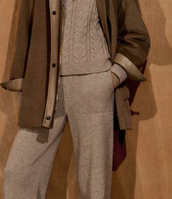 ParisSelectBook - Cachemire torsadé et fluide, Max Mara joue le beige total