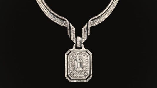 Céline Dion porte le collier Boucheron né Place Vendôme