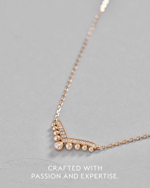 Chaumet fond l'or en perles pour réinventer le diadème en collier