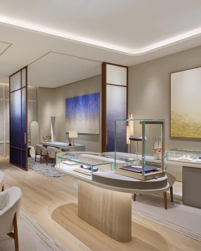 Chaumet ouvre son plus grand flagship du Kansai à Osaka avec Mina