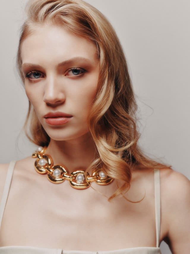 Chez Carolina Herrera, les yeux dorés font le show printemps 2027
