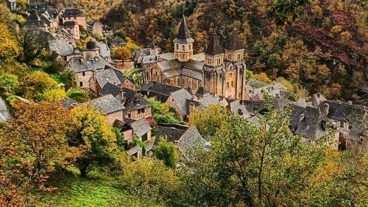 Conques élu plus beau village du monde en 2026 : ce que cache vraiment ce bourg de 300 habitants