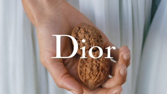 ParisSelectBook - Dior fait de l'imperfection une règle pour l'été 2027
