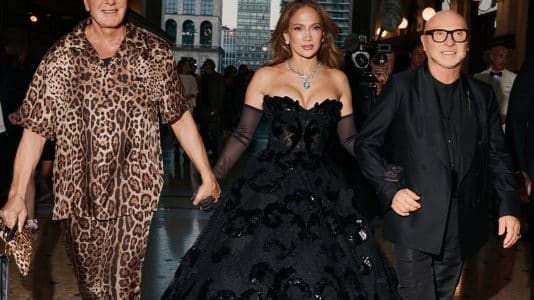 ParisSelectBook - Dolce & Gabbana habille Jennifer Lopez et ses invités à Milan