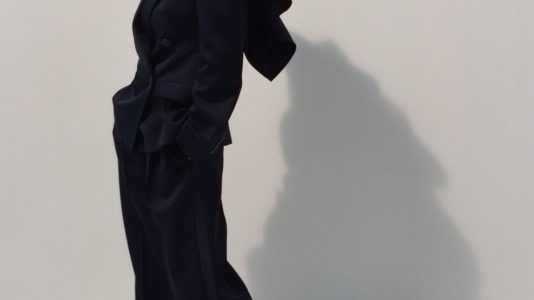 ParisSelectBook - Givenchy Hiver 2026 par Sarah Burton rigueur et structure