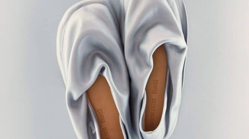 Issey Miyake et Camper drapent le pied dans une seule pièce de cuir