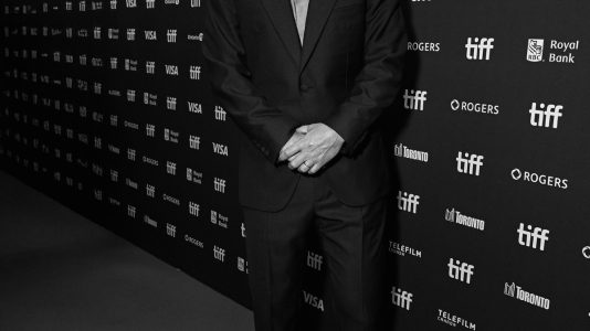 ParisSelectBook - Josh Hartnett porte Berluti à Toronto et change la mise