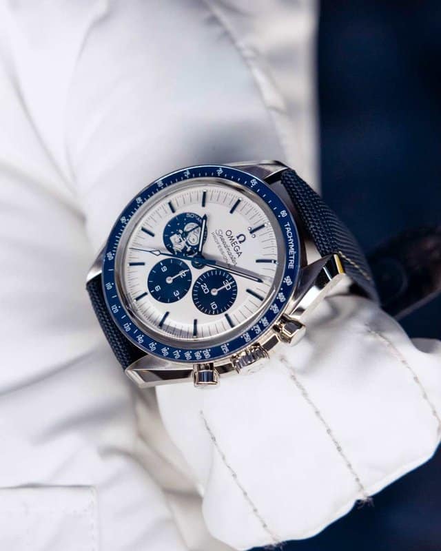 La Speedmaster d'Omega s'invite à New York avec Snoopy