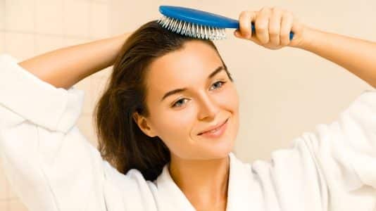 La brosse à cheveux Sakkal à 7,99 euros sur Amazon nourrit vos mèches à la kératine et réduit les frisottis