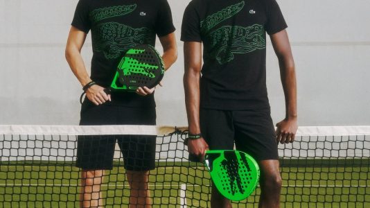 ParisSelectBook - Lacoste se lance dans le padel avec raquettes et tenues techniques