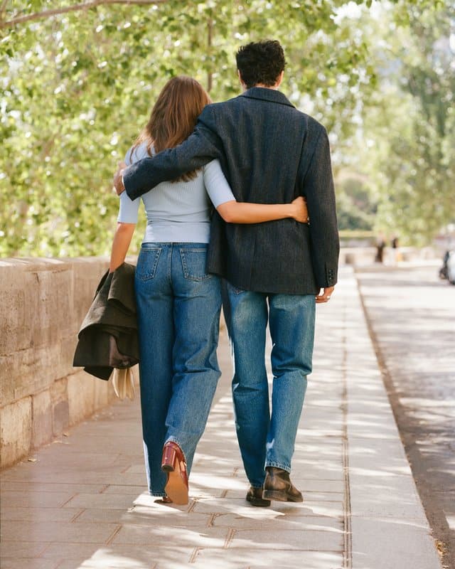 Le Monceau de Rouje joue le contraste taille serrée et jambe ample