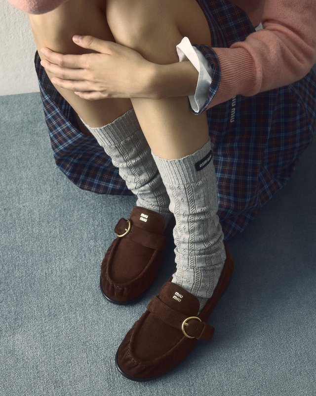 Le loafer Miu Miu en trois versions, chacune avec sa signature