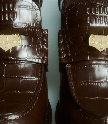 ParisSelectBook - Le penny loafer Miu Miu revisite le classicisme en mat ou verni