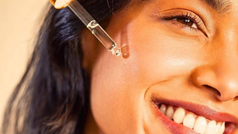 Le sérum n°1 en anti-âge de L'Oréal Paris revient avec du PDRN vegan pour un effet glass skin à 19,99€