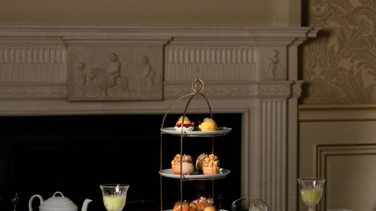 ParisSelectBook - Les Salons du Prince du Shangri-La Paris rouvrent chaque week-end pour le Tea Time