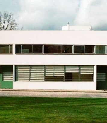 Longchamp installe sa Winter '26 dans la Villa Savoye